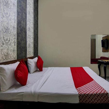 Hotel Yash House Yeni Delhi Dış mekan fotoğraf