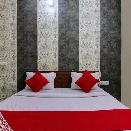 Hotel Yash House Yeni Delhi Dış mekan fotoğraf