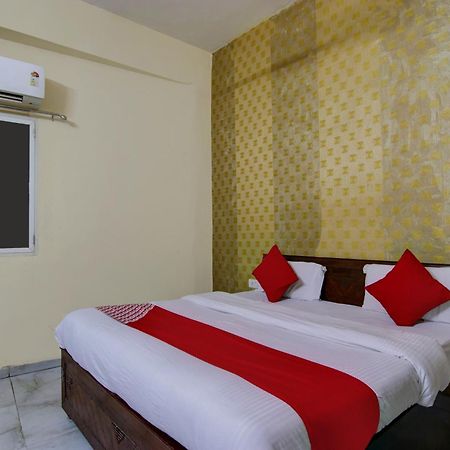 Hotel Yash House Yeni Delhi Dış mekan fotoğraf