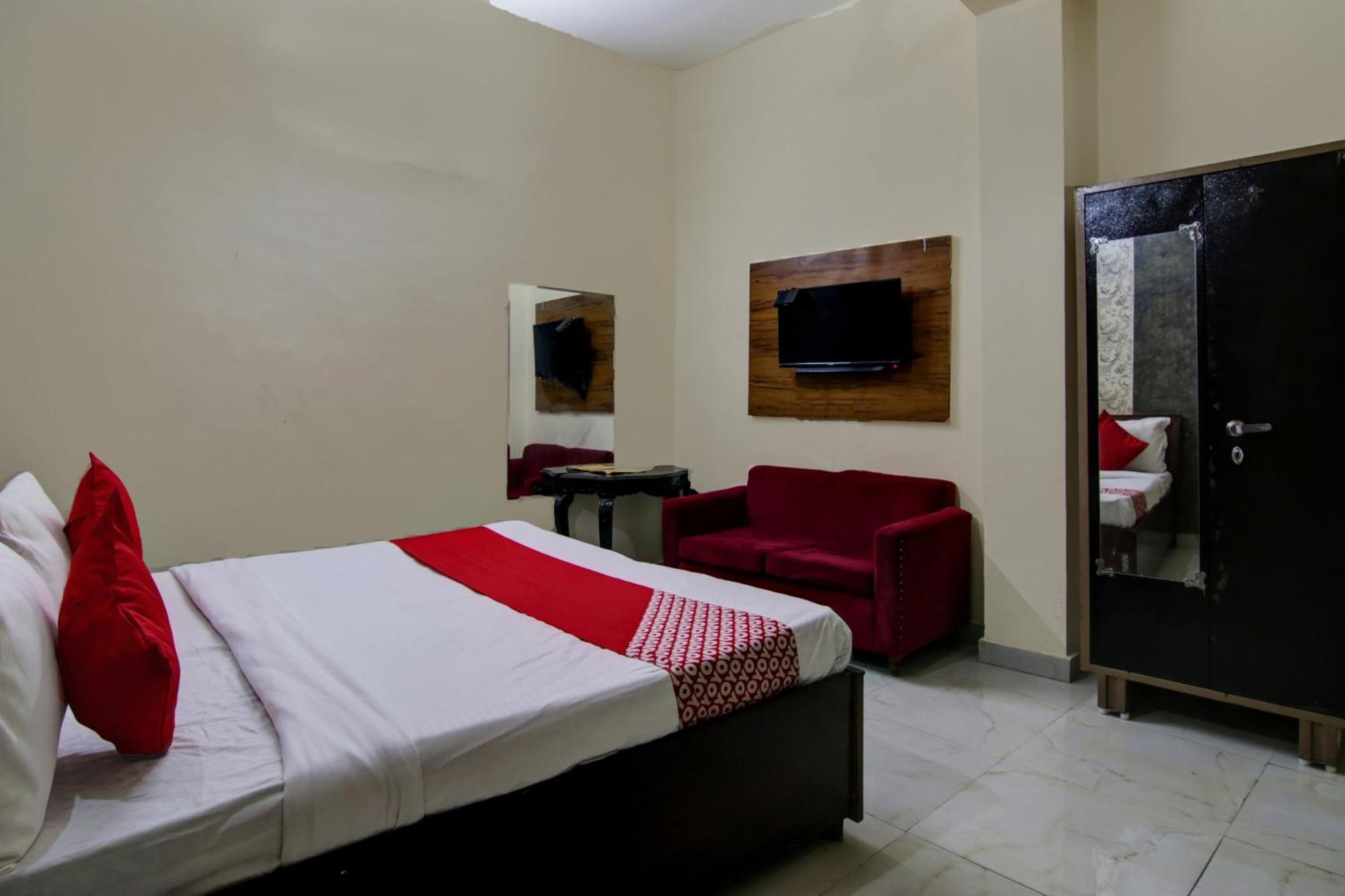 Hotel Yash House Yeni Delhi Dış mekan fotoğraf
