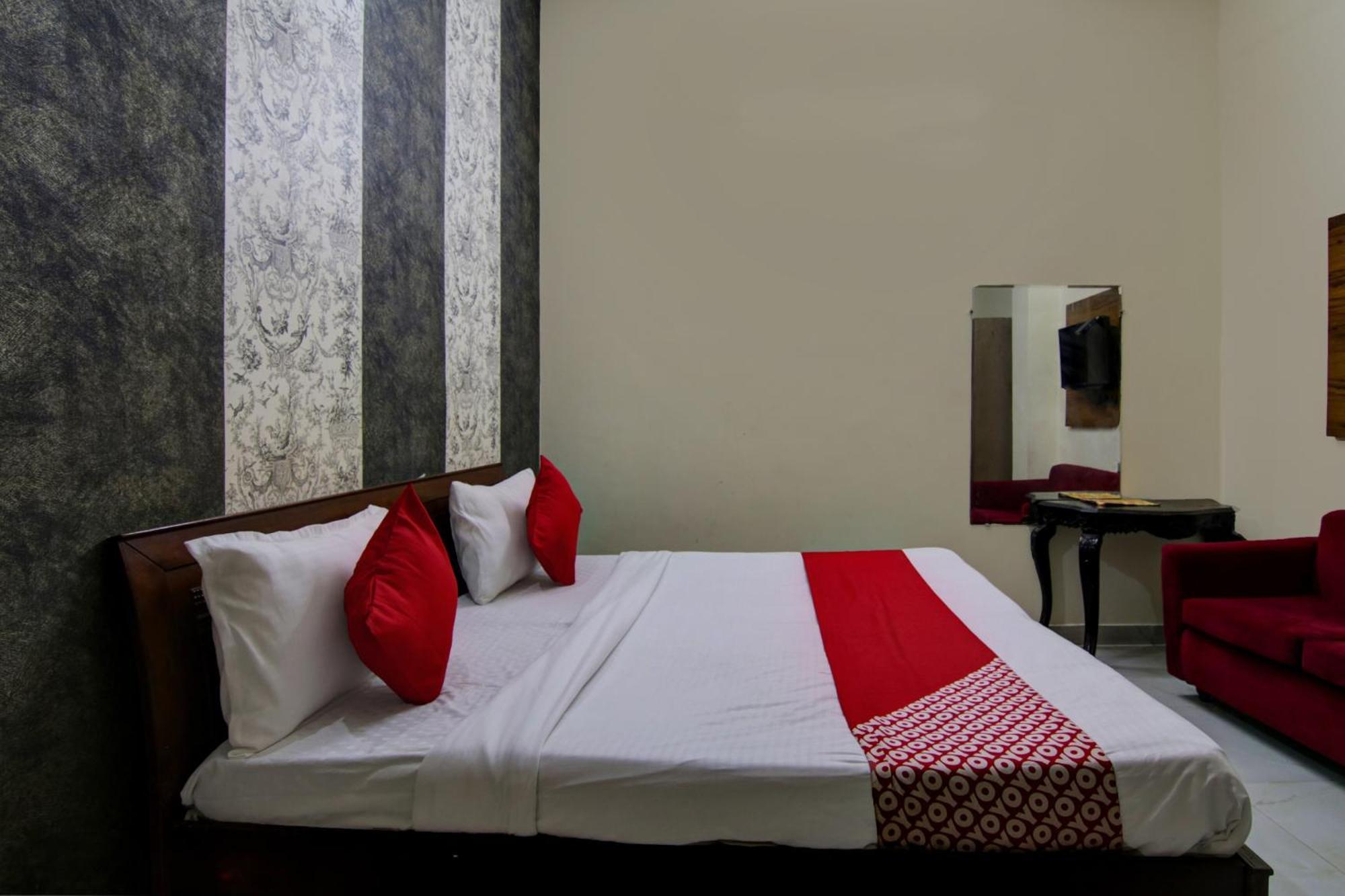 Hotel Yash House Yeni Delhi Dış mekan fotoğraf