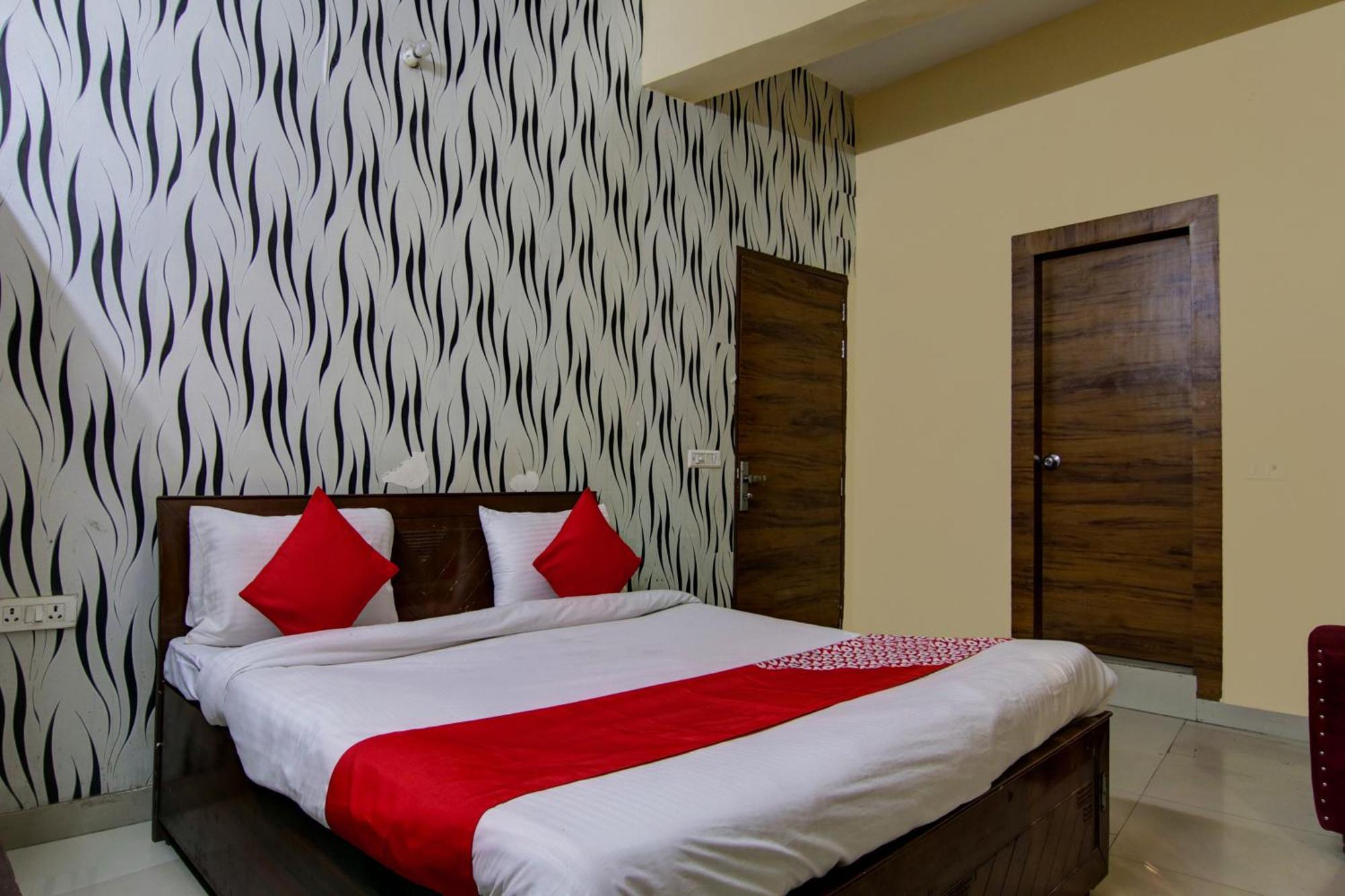 Hotel Yash House Yeni Delhi Dış mekan fotoğraf